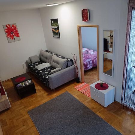 Apartman Ante Госпич Экстерьер фото