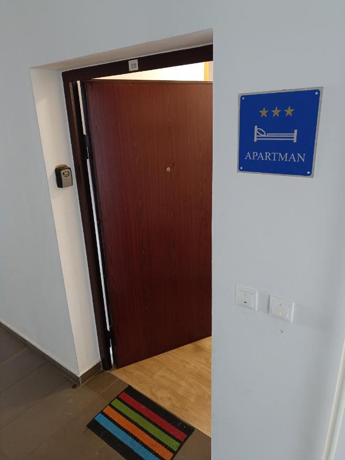 Apartman Ante Госпич Экстерьер фото