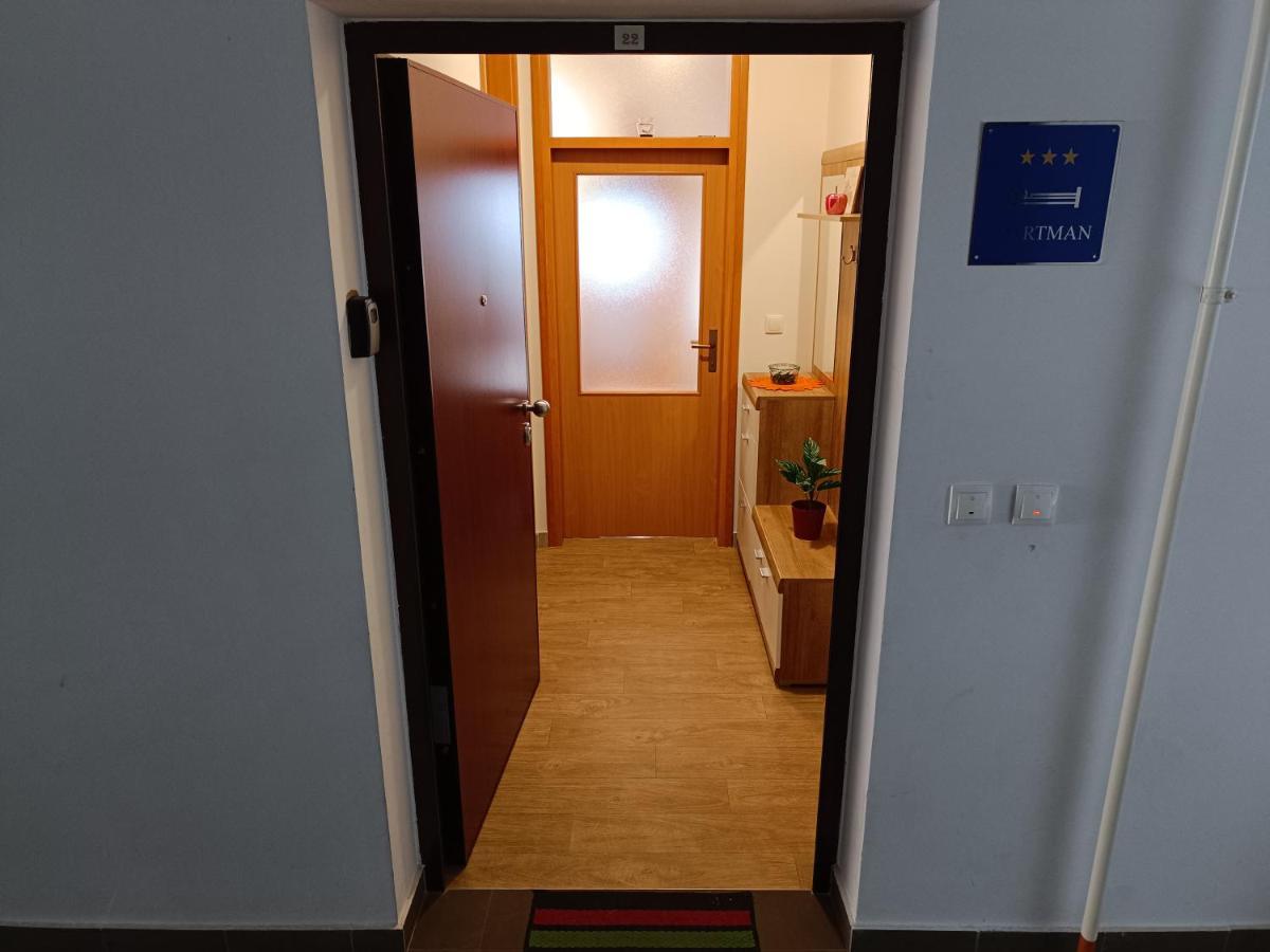 Apartman Ante Госпич Экстерьер фото